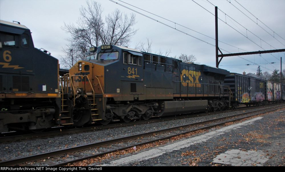 CSX 841 5th on Q410